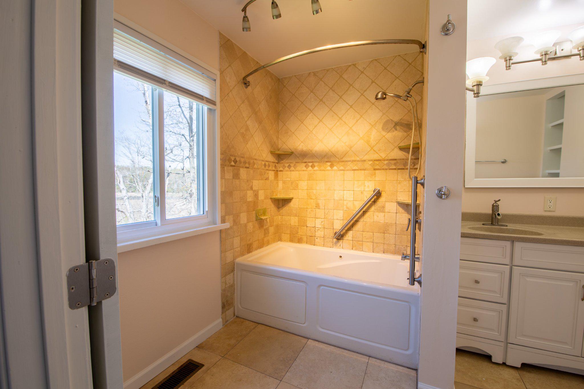 COUNTRY CLUB PARK - Residential