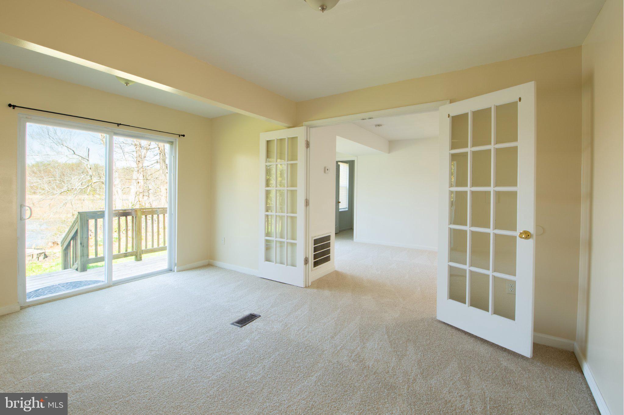 COUNTRY CLUB PARK - Residential