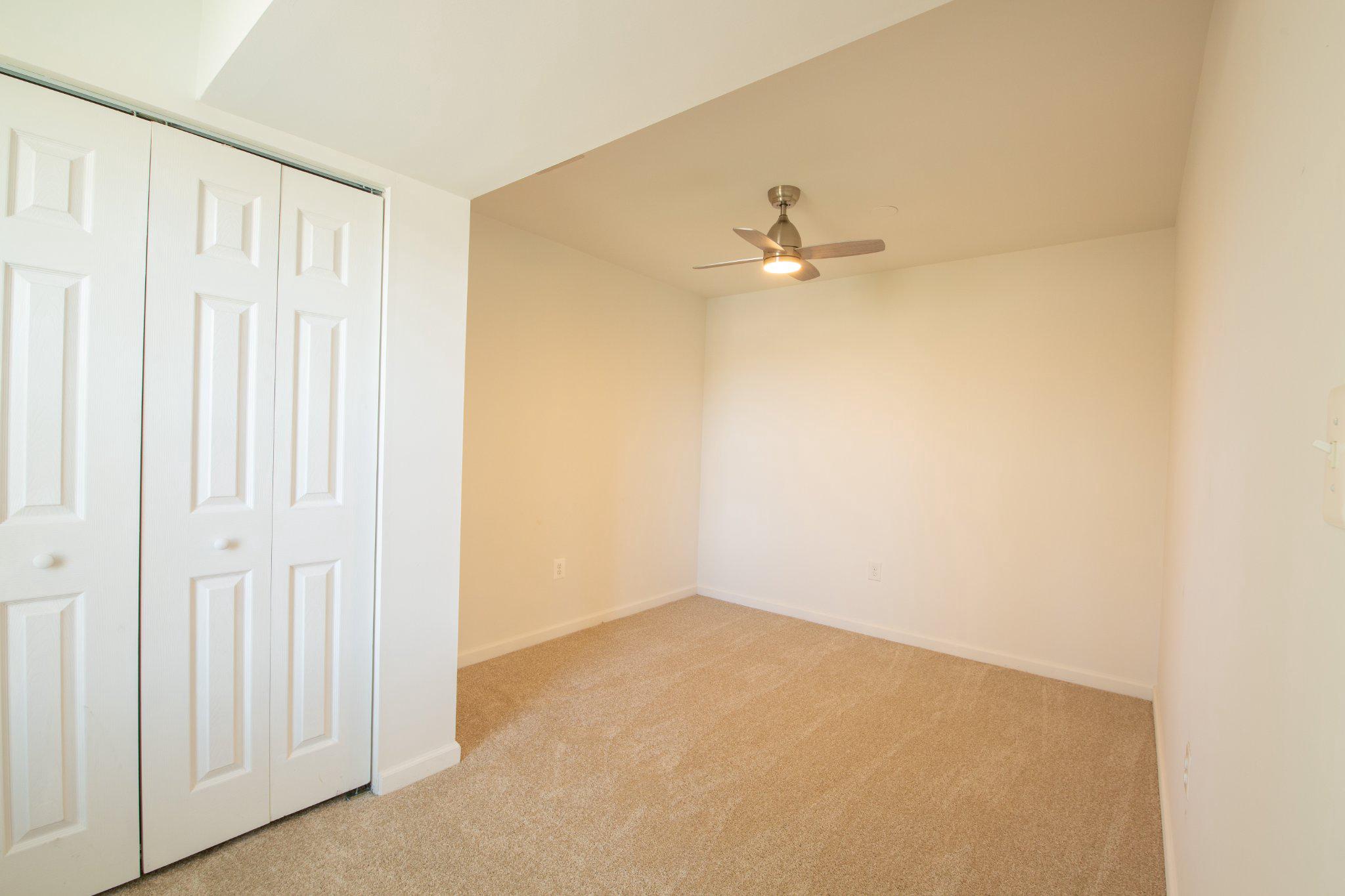 COUNTRY CLUB PARK - Residential