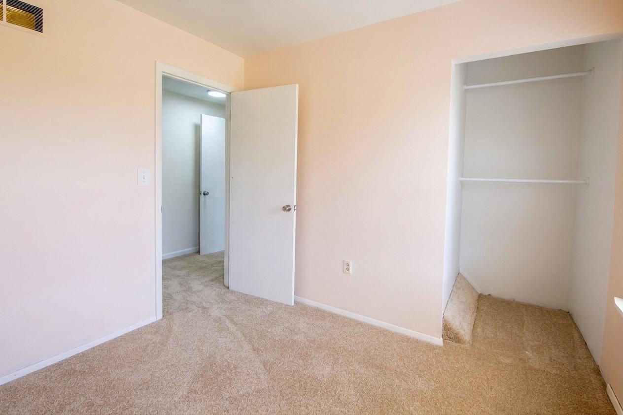 COUNTRY CLUB PARK - Residential