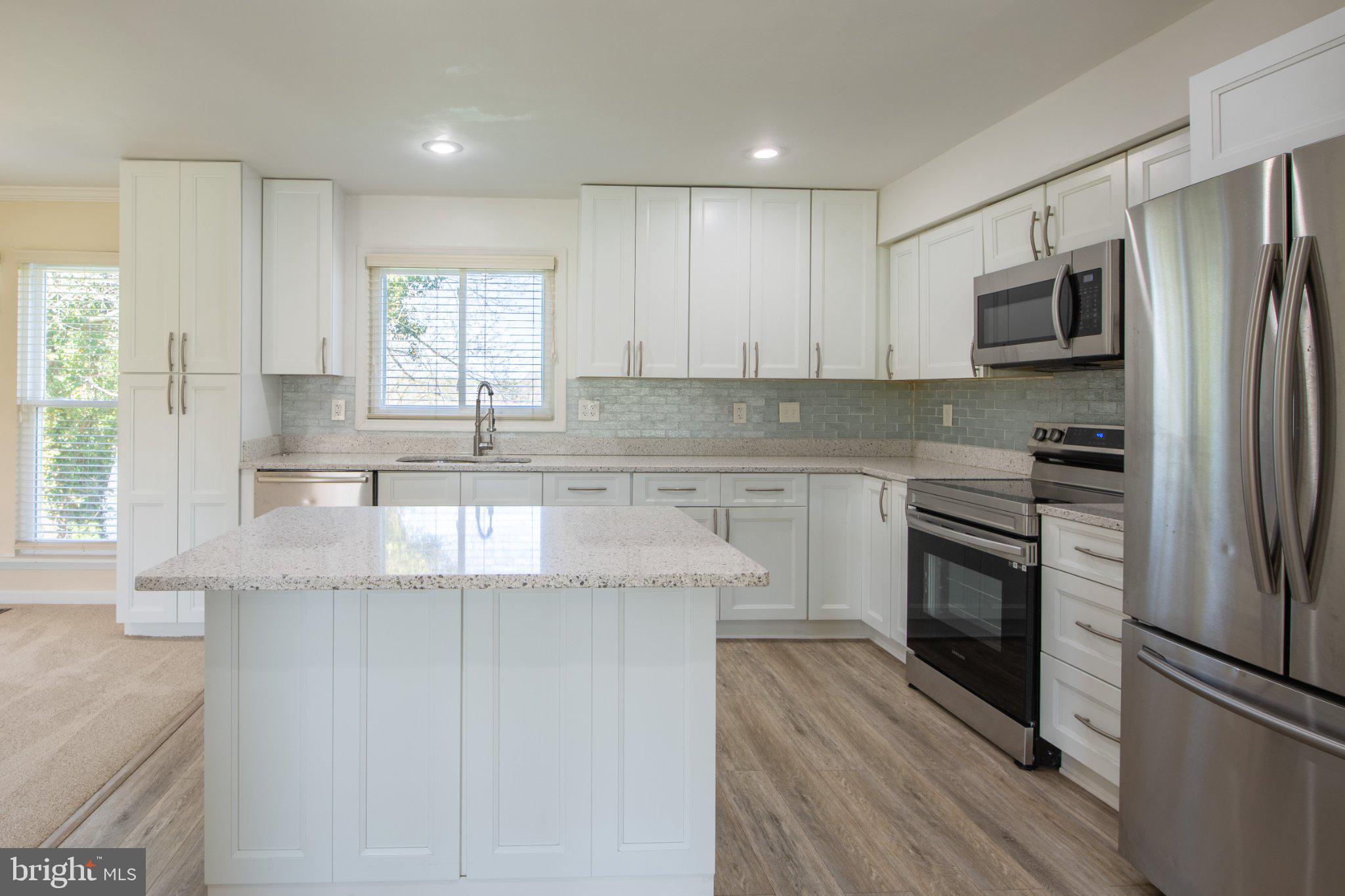 COUNTRY CLUB PARK - Residential