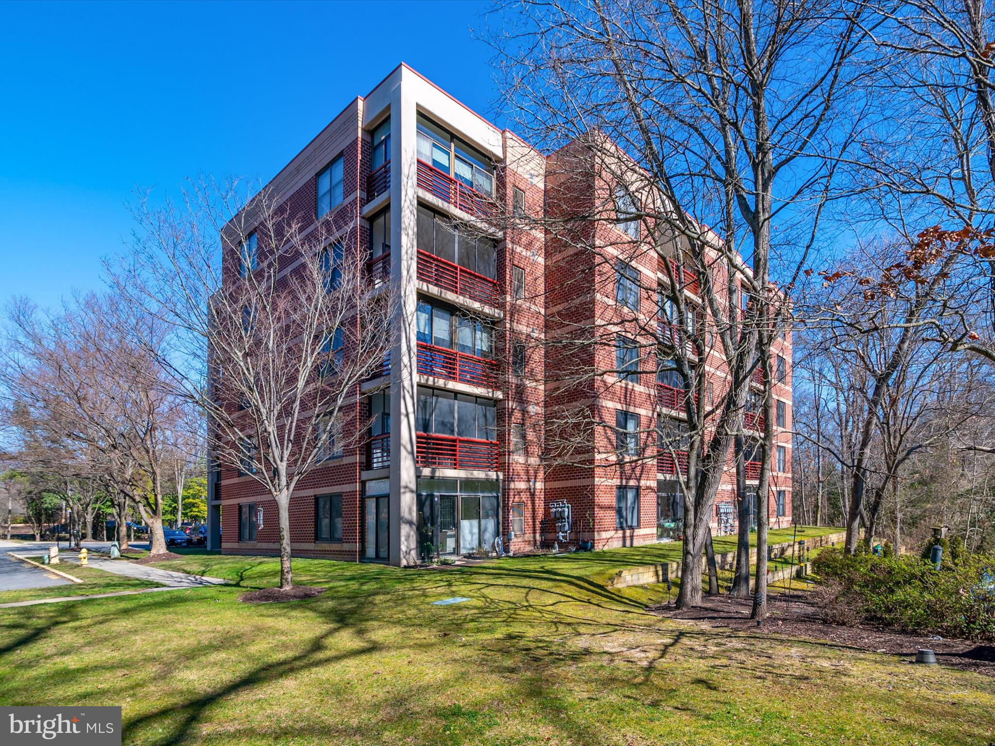 MCKINSEY PARK - Residential