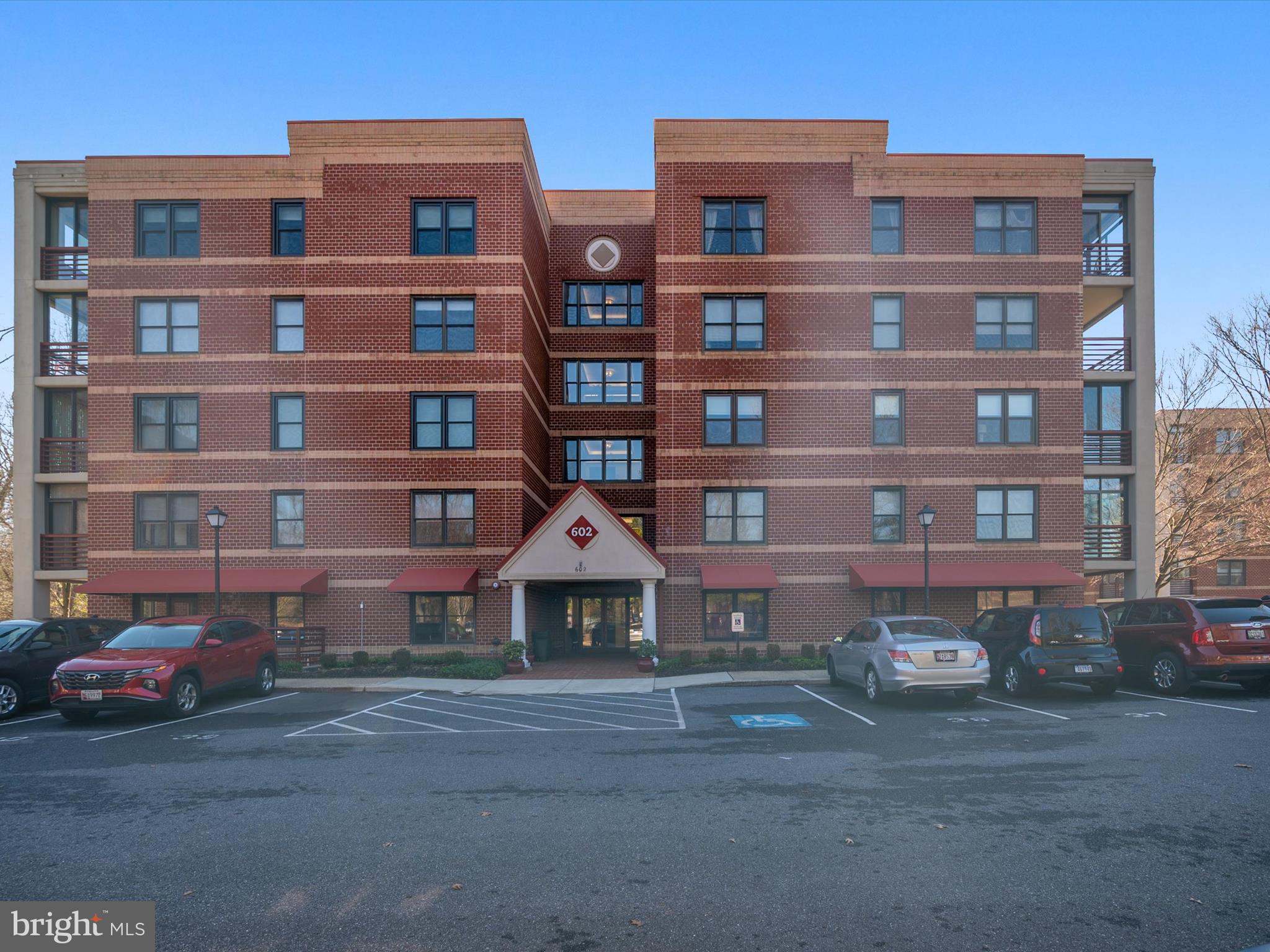 MCKINSEY PARK - Residential