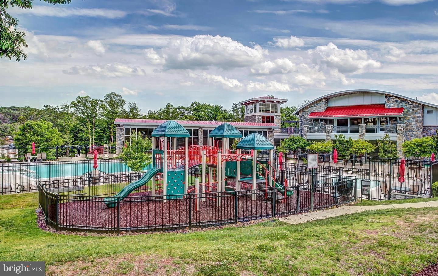 POTOMAC CLUB - Residential