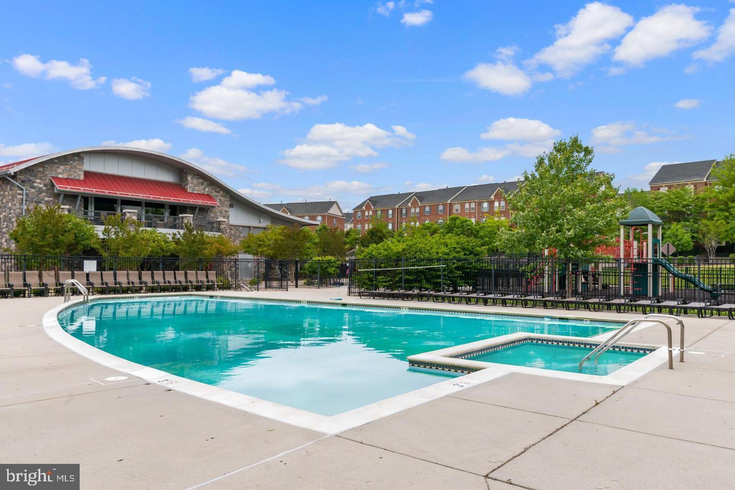 POTOMAC CLUB - Residential