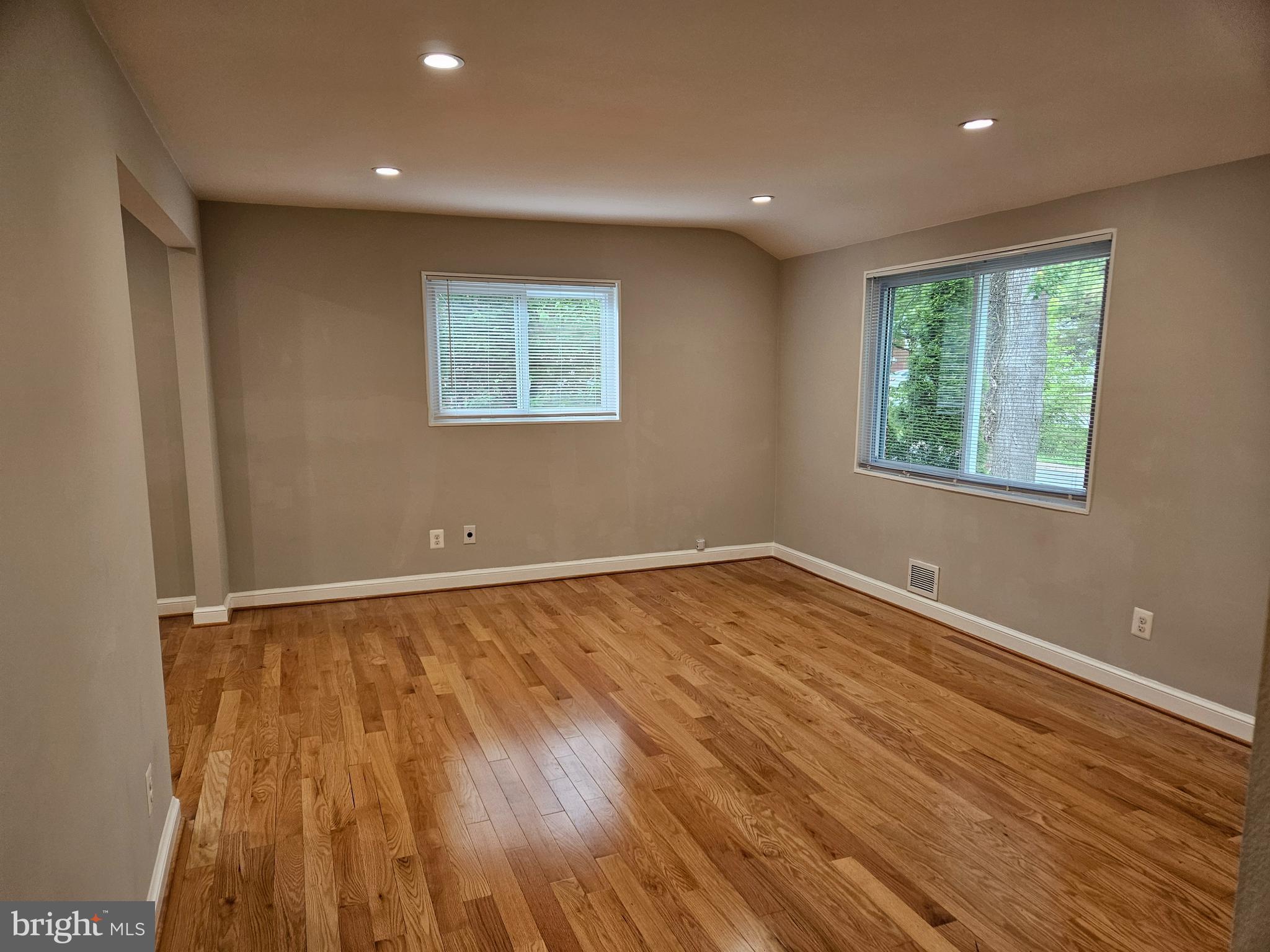 WHEATON FOREST - Residential