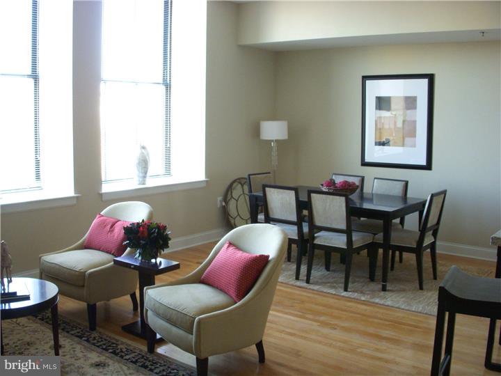 LOGAN SQUARE - Residential Lease