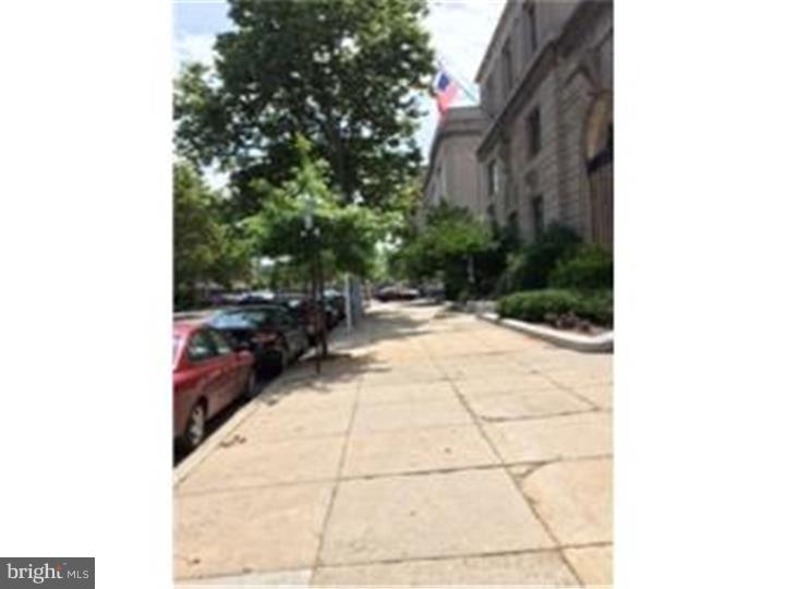 LOGAN SQUARE - Residential Lease