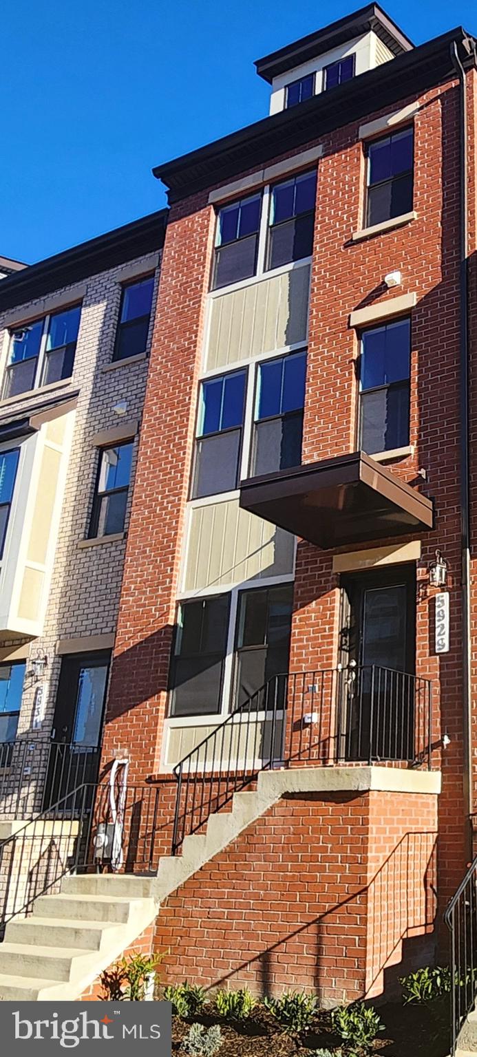 5929 NORTHWEST DRIVE