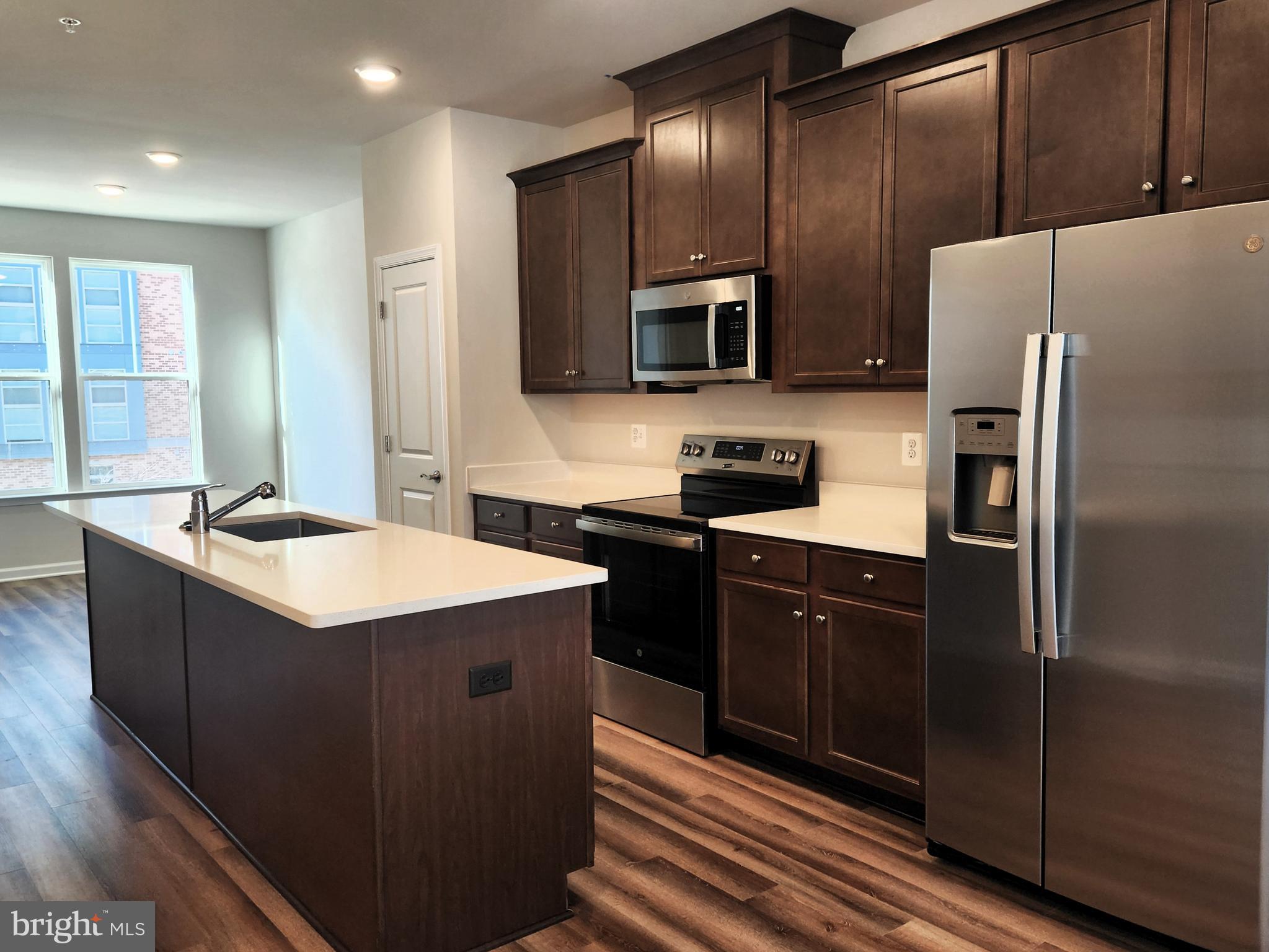 5929 NORTHWEST DRIVE