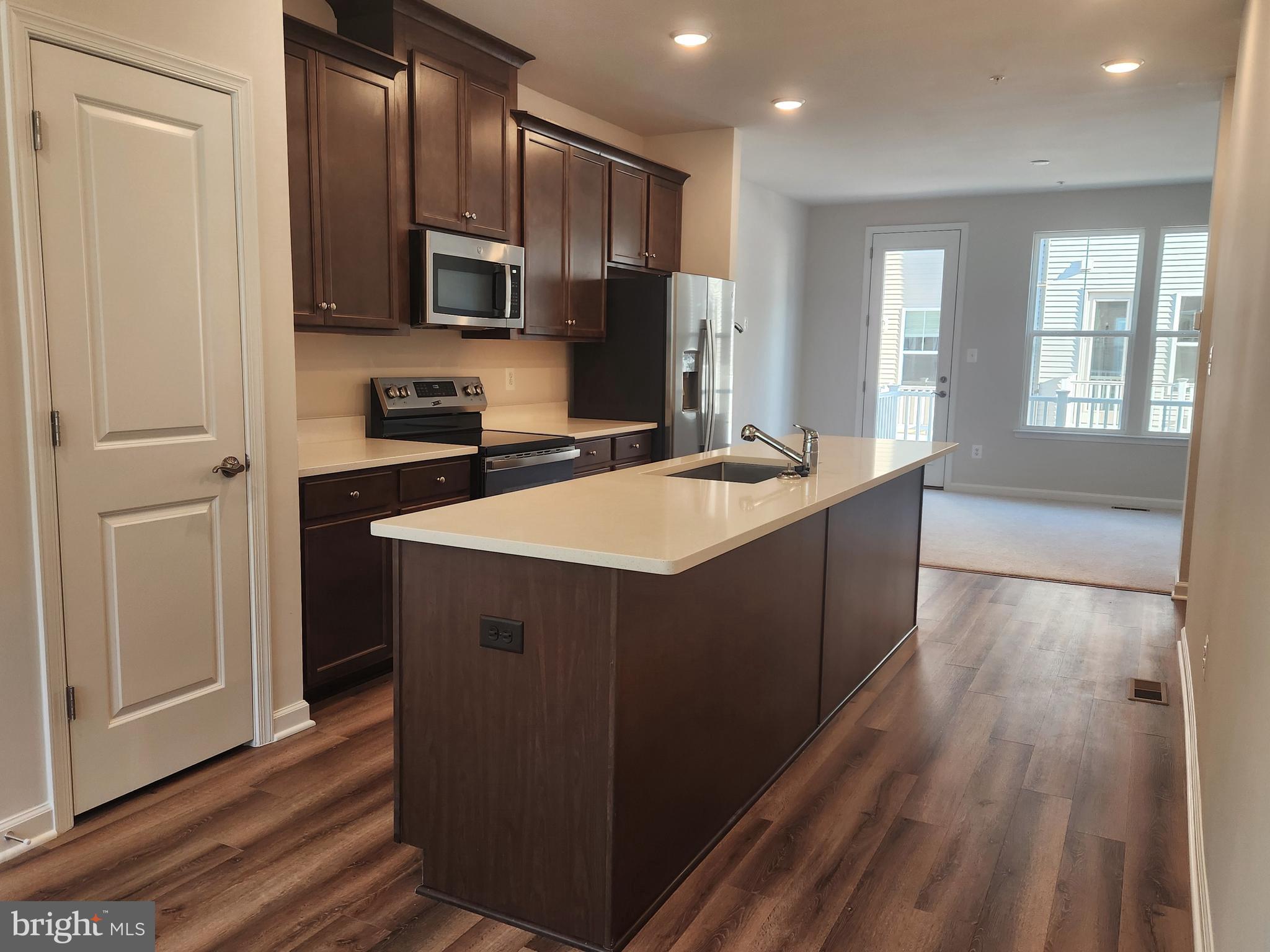 5929 NORTHWEST DRIVE