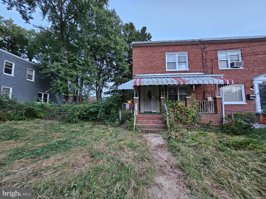 REO Bank Owned property SOLD AS-IS, SELLER WILL MAKE NO REPAIRS.  Home needs work.  3-bedroom, 1-bath, two level row home in Capitol Heights with all the conveniences--of close location to DC.  Be a part of it.  Great home or investment.  Home needs work.