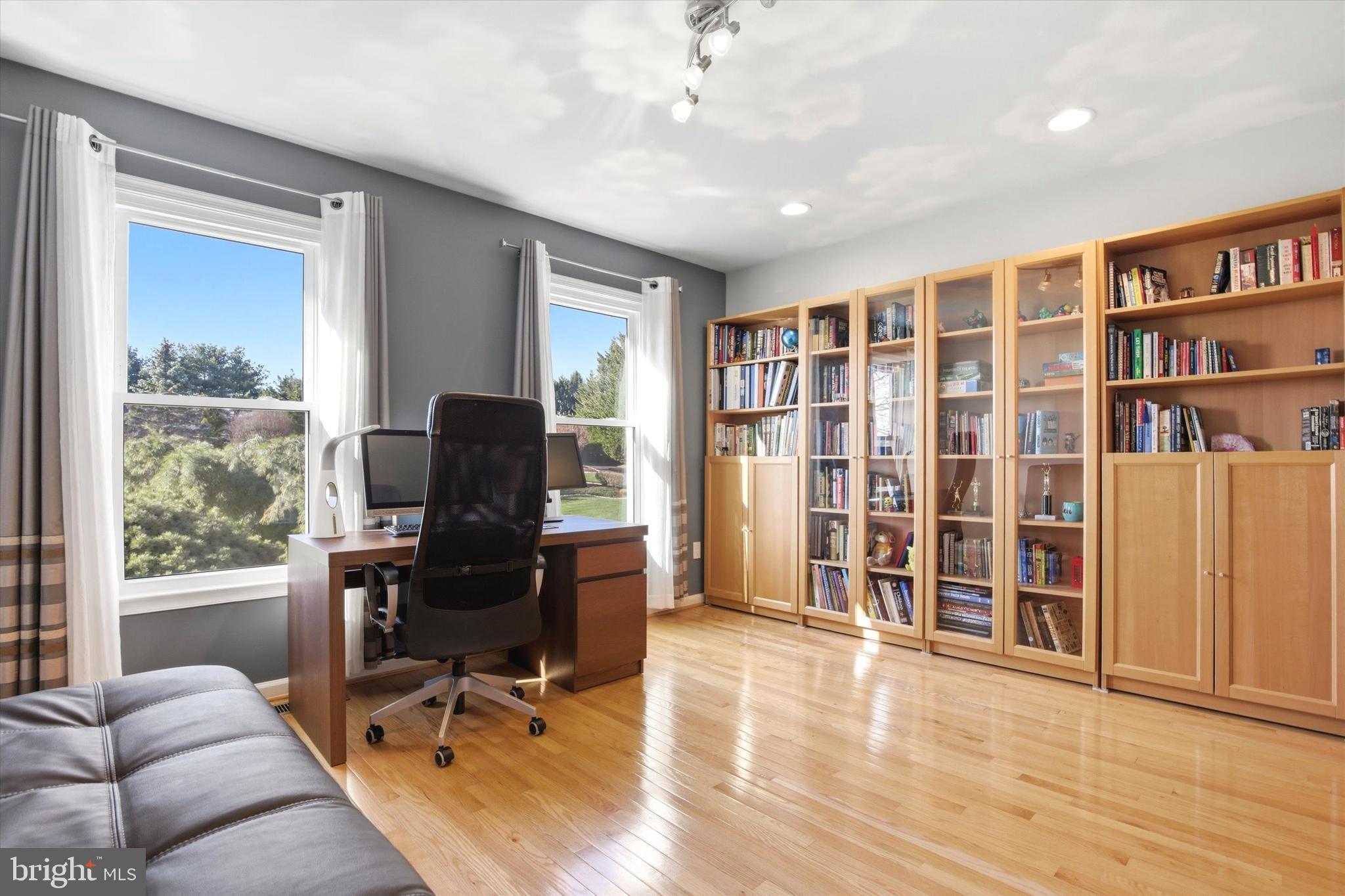 NORTHAMPTON ESTS - Residential