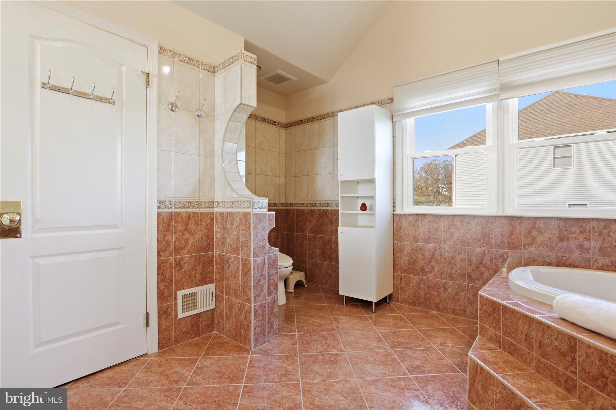 NORTHAMPTON ESTS - Residential