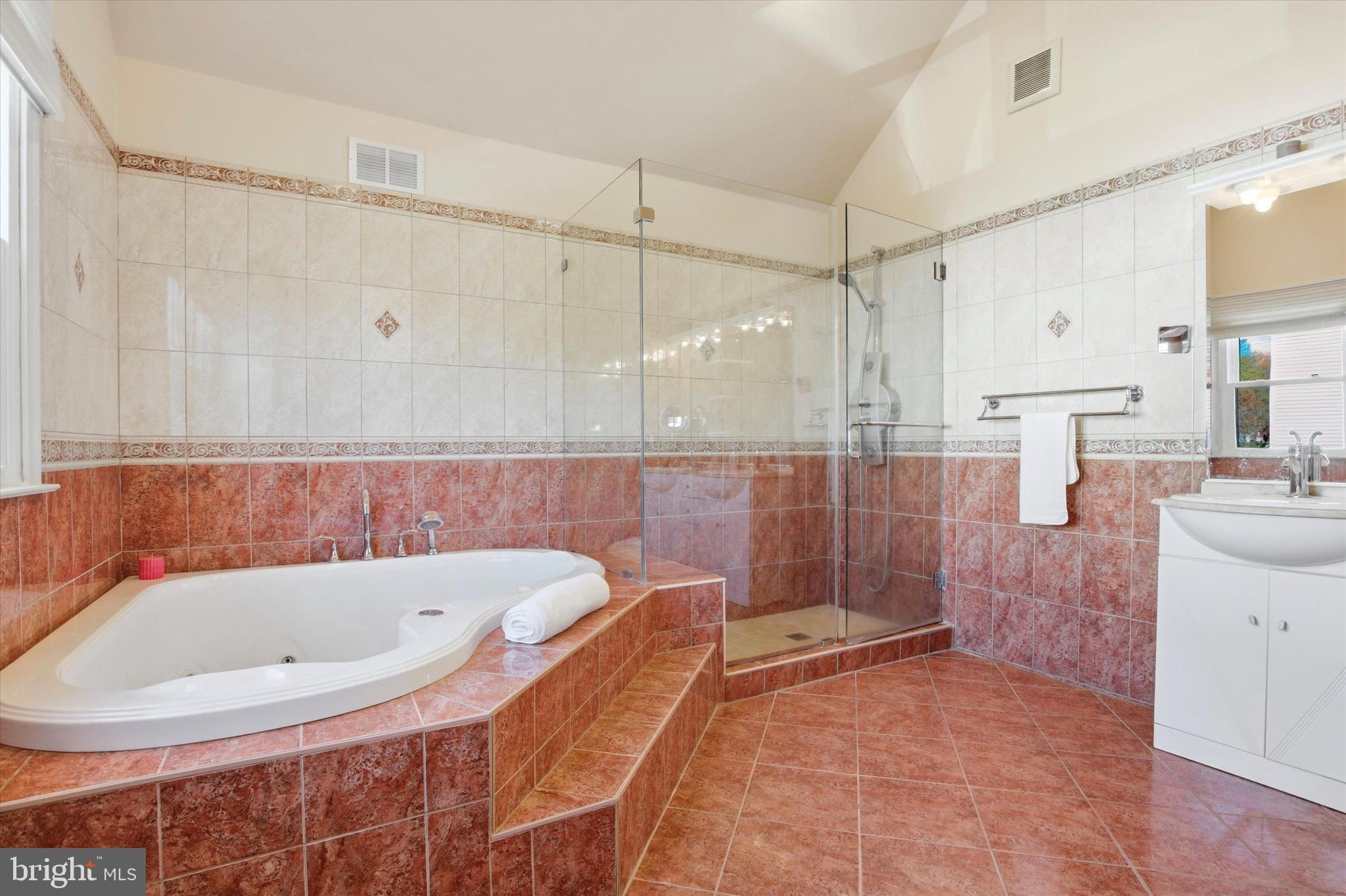 NORTHAMPTON ESTS - Residential