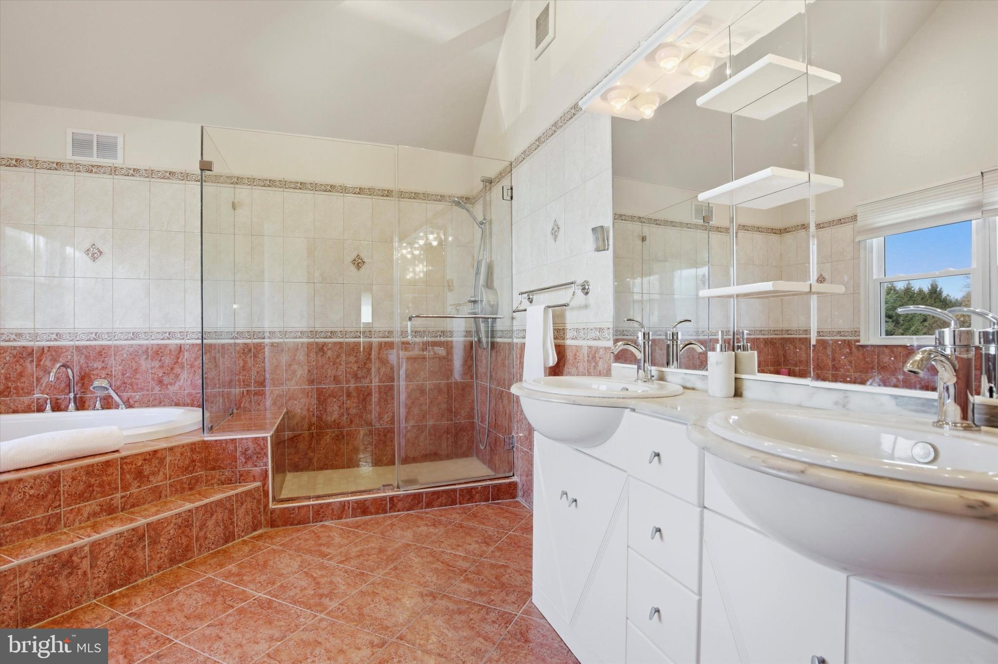 NORTHAMPTON ESTS - Residential