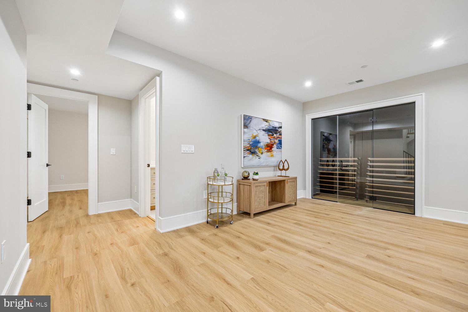 OAKLAND TERRACE - Residential