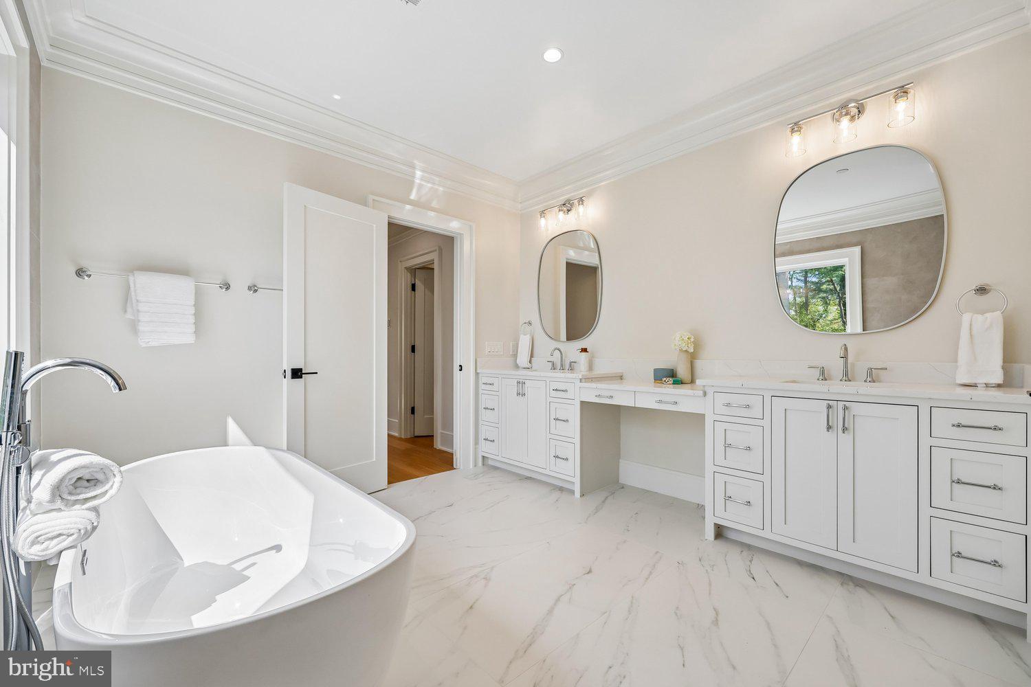 OAKLAND TERRACE - Residential