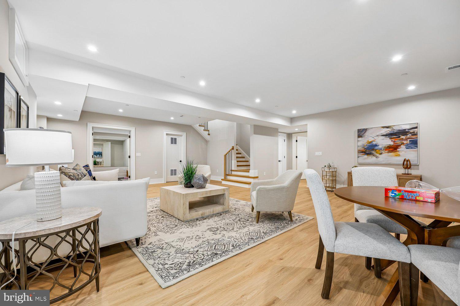 OAKLAND TERRACE - Residential