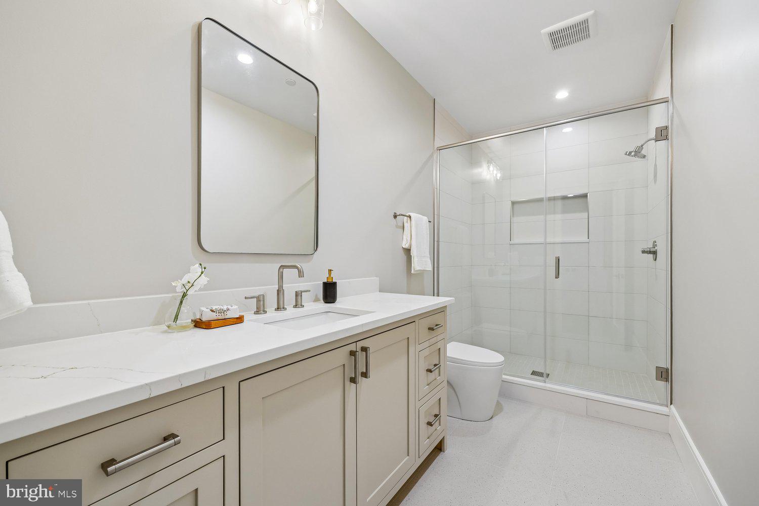 OAKLAND TERRACE - Residential