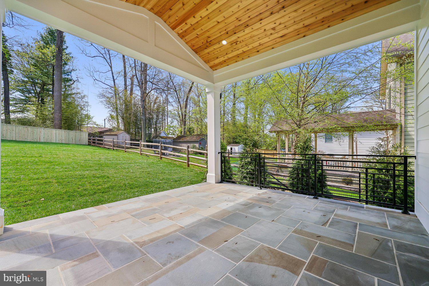 OAKLAND TERRACE - Residential