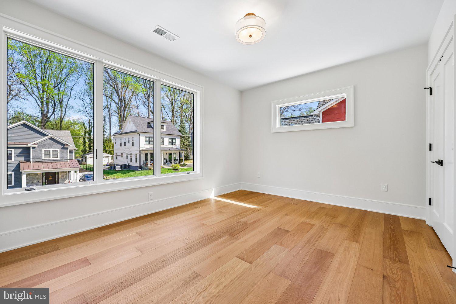 OAKLAND TERRACE - Residential