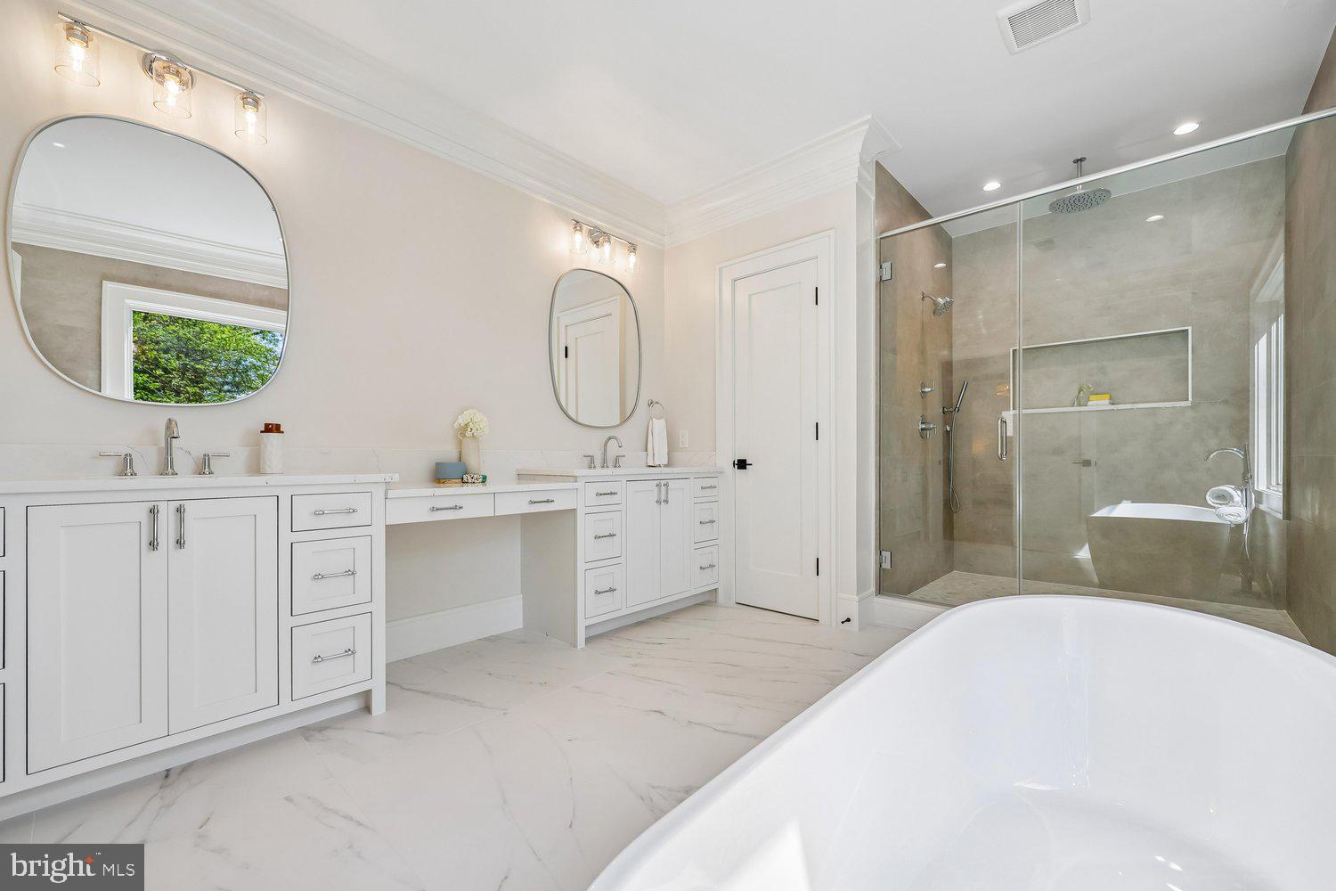 OAKLAND TERRACE - Residential