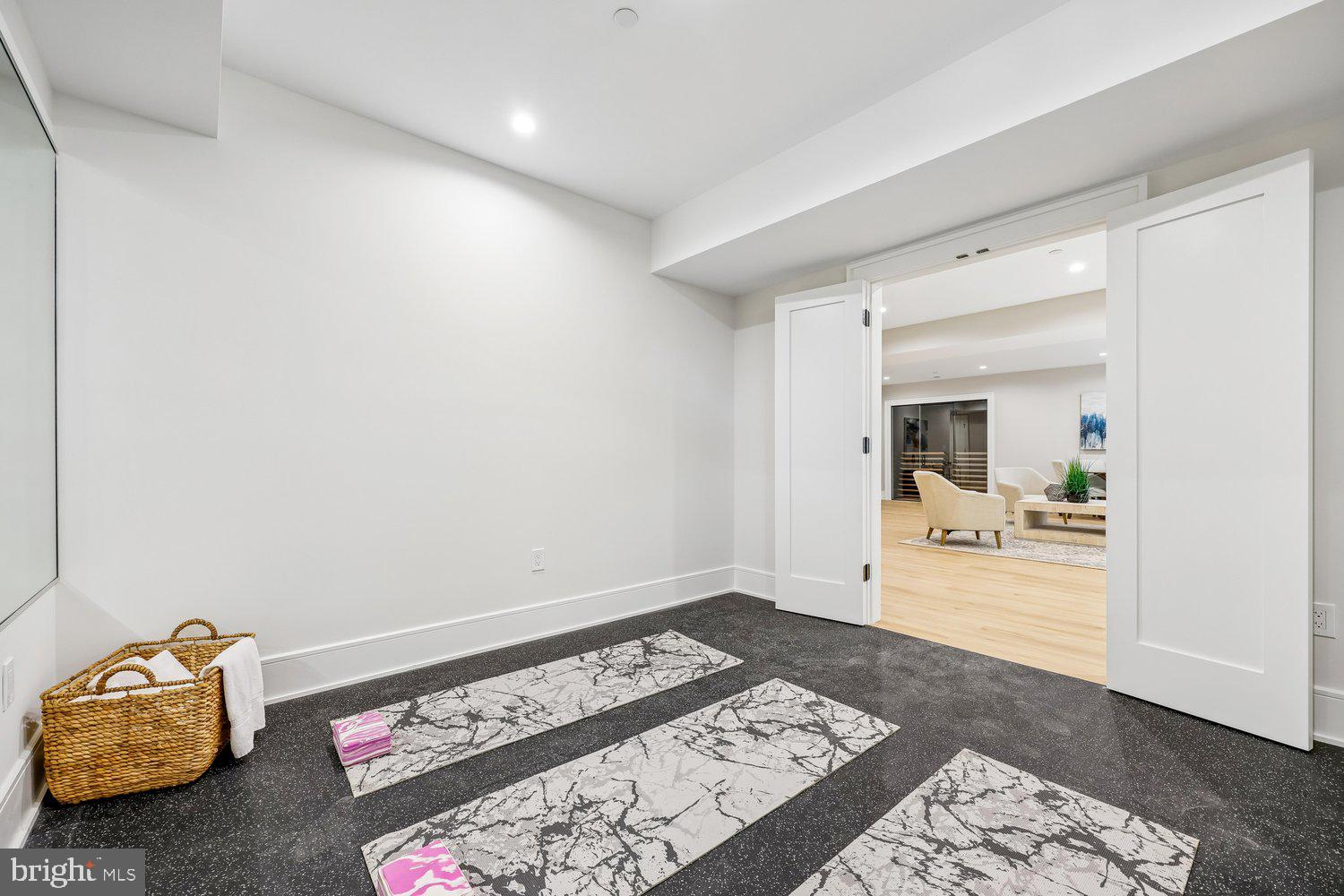 OAKLAND TERRACE - Residential