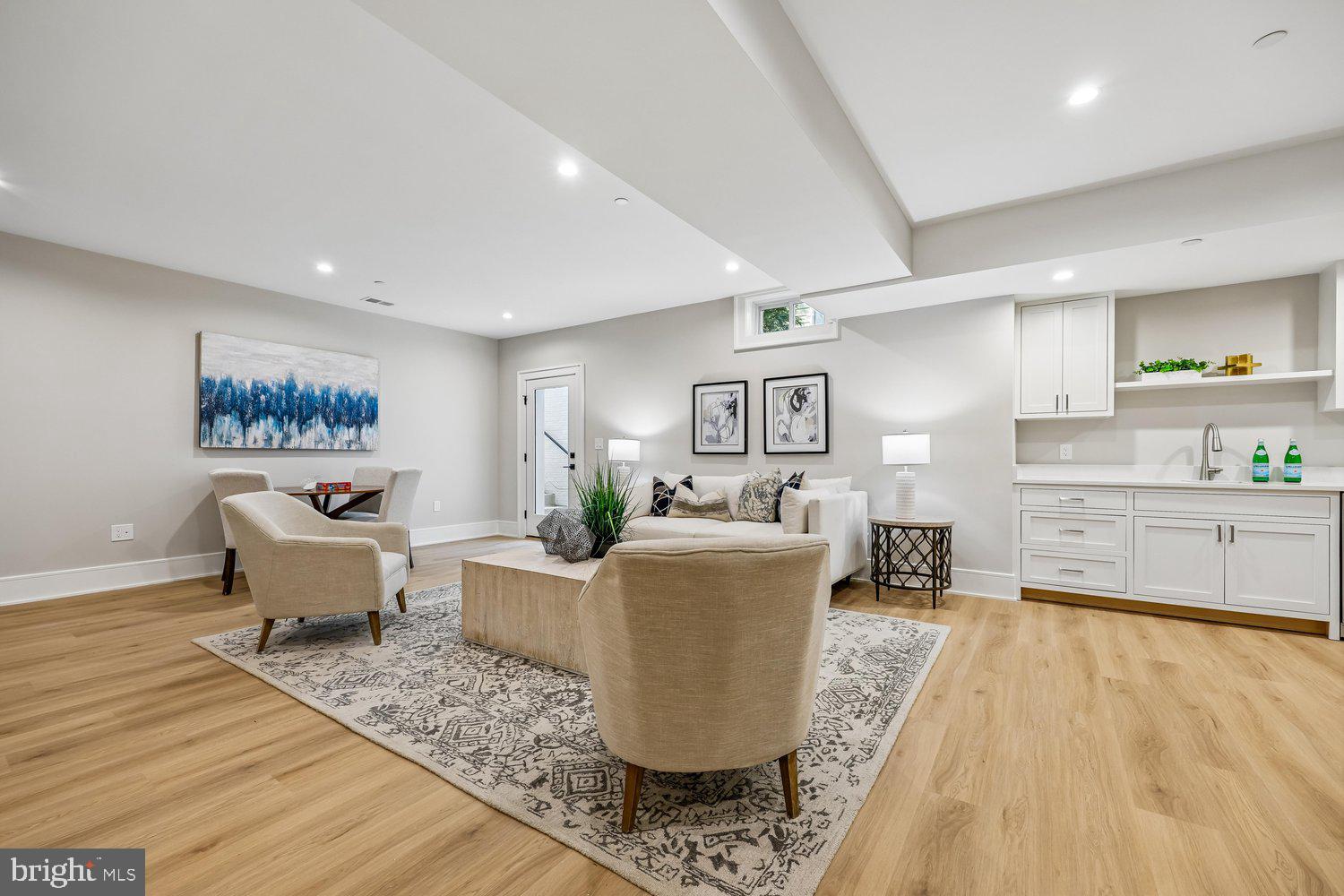 OAKLAND TERRACE - Residential