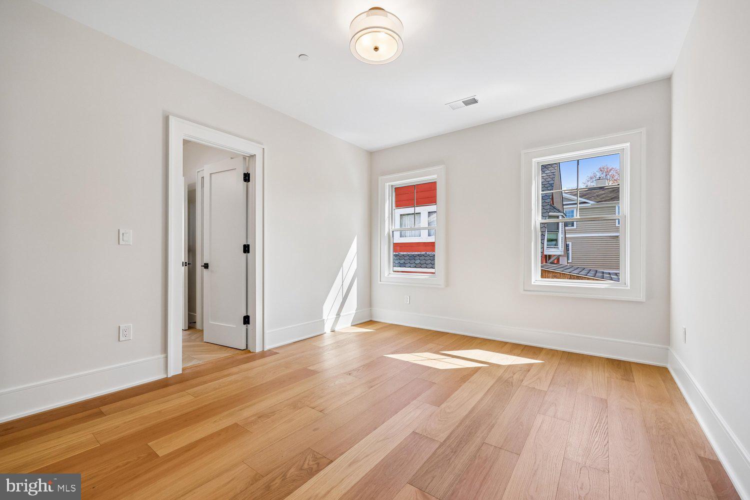 OAKLAND TERRACE - Residential