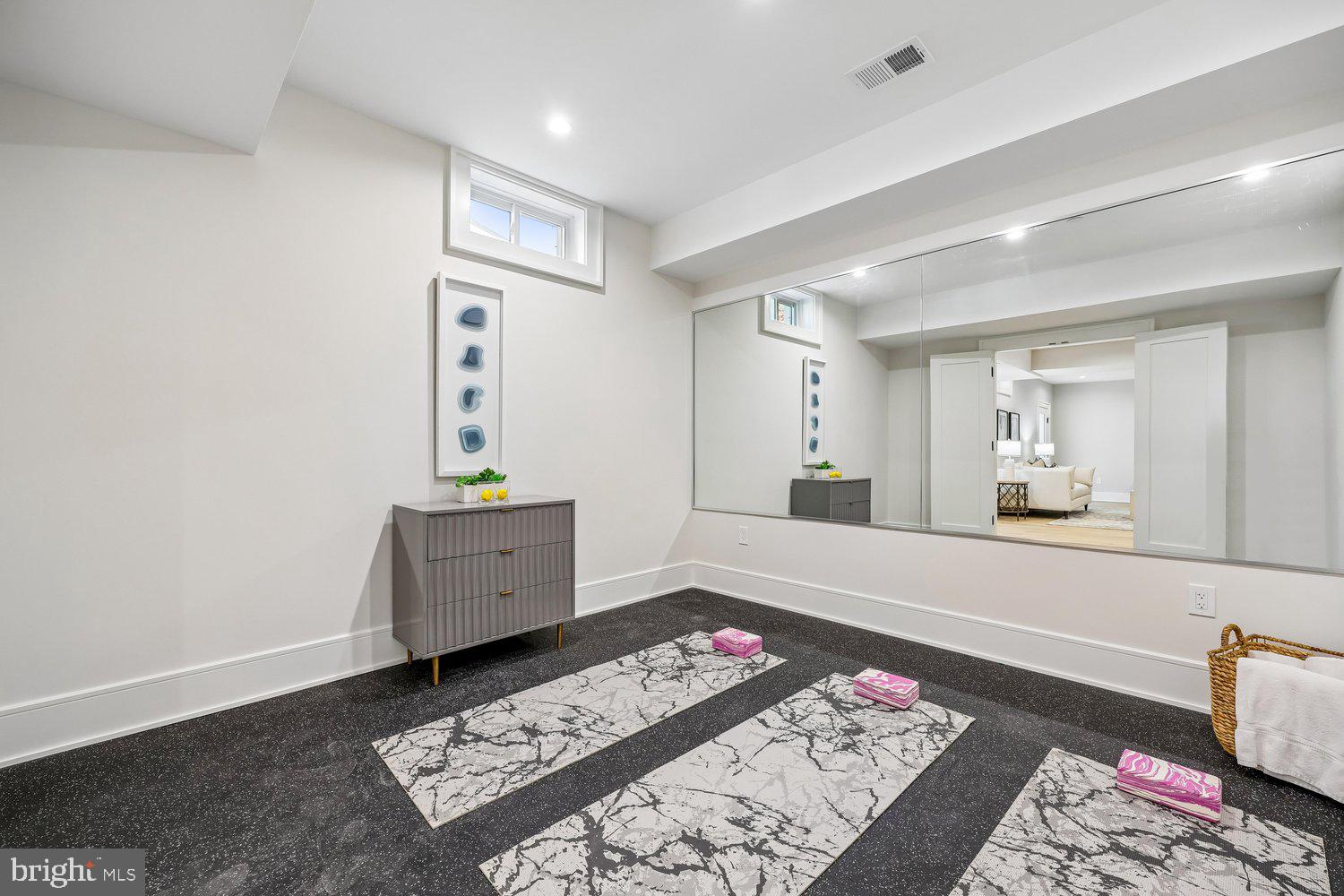 OAKLAND TERRACE - Residential