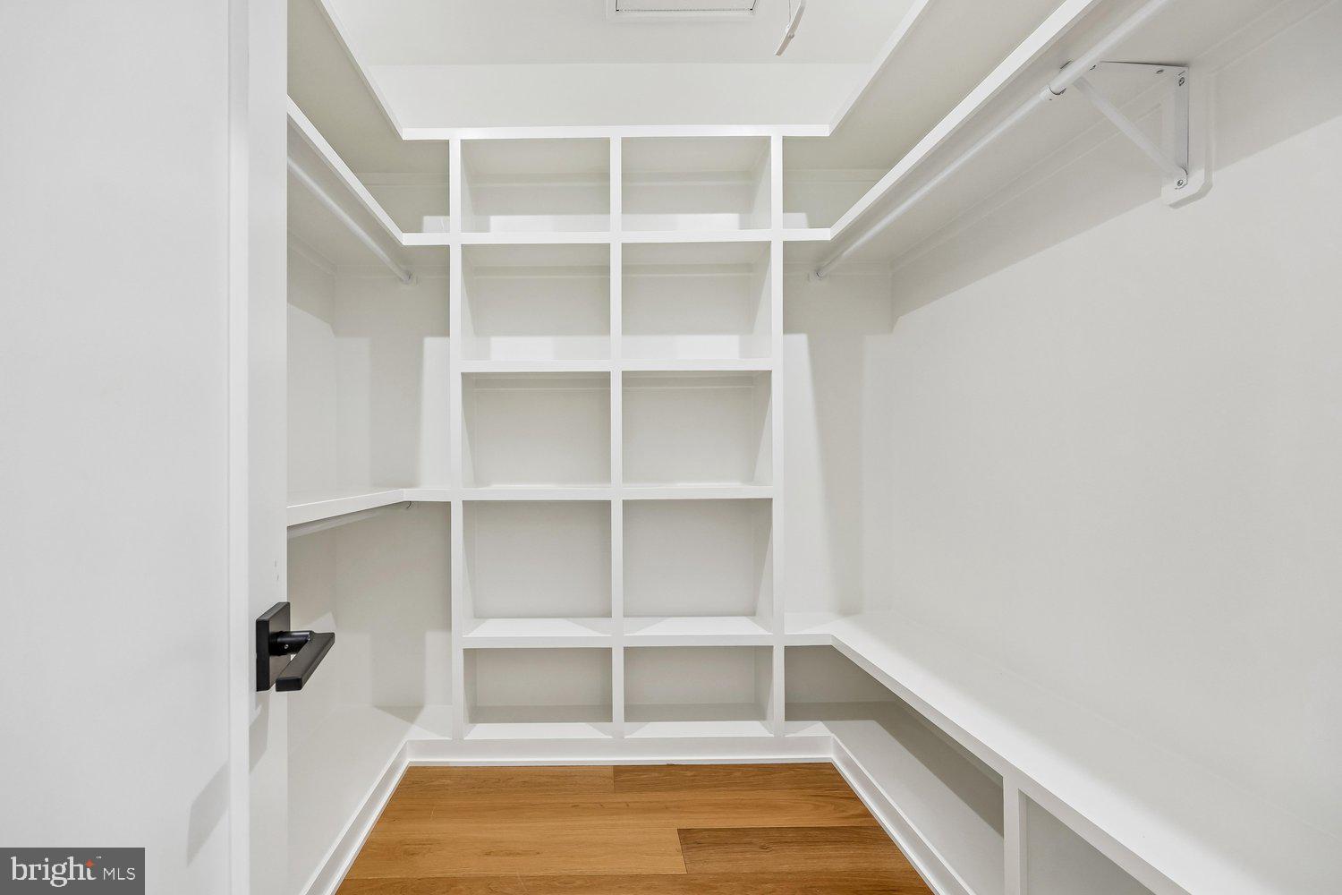 OAKLAND TERRACE - Residential