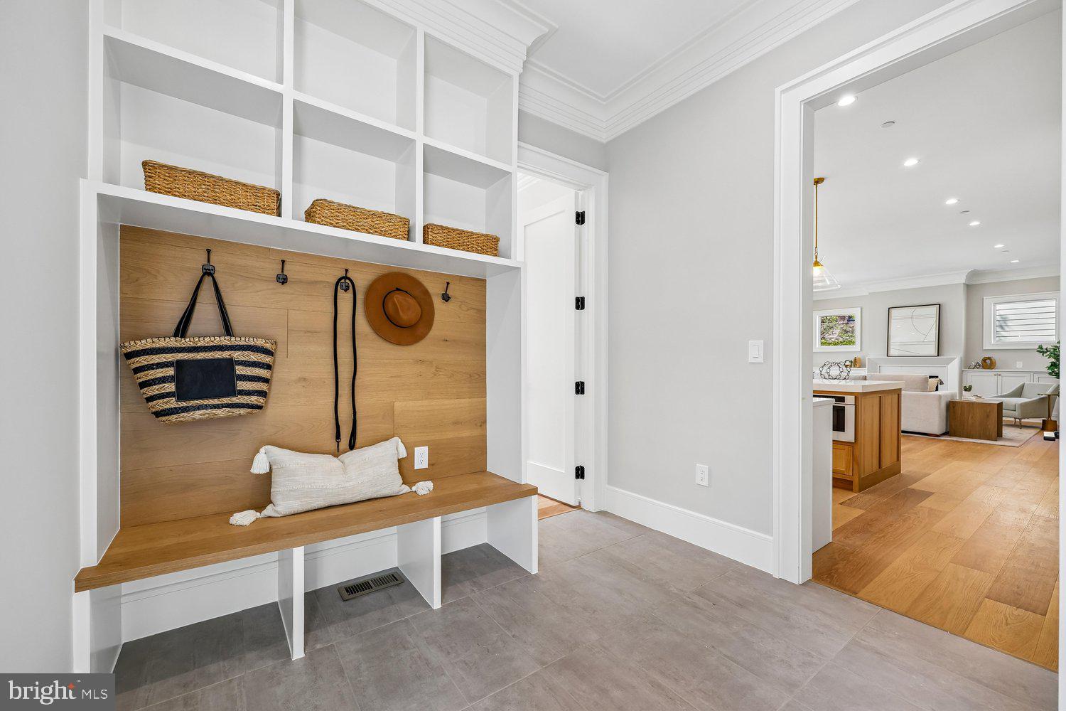 OAKLAND TERRACE - Residential