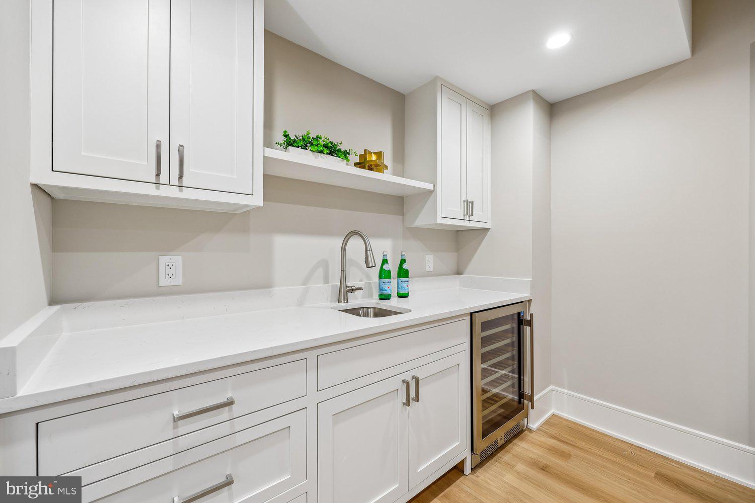 OAKLAND TERRACE - Residential