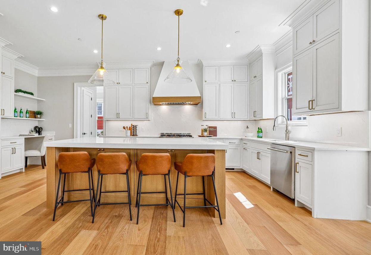 OAKLAND TERRACE - Residential