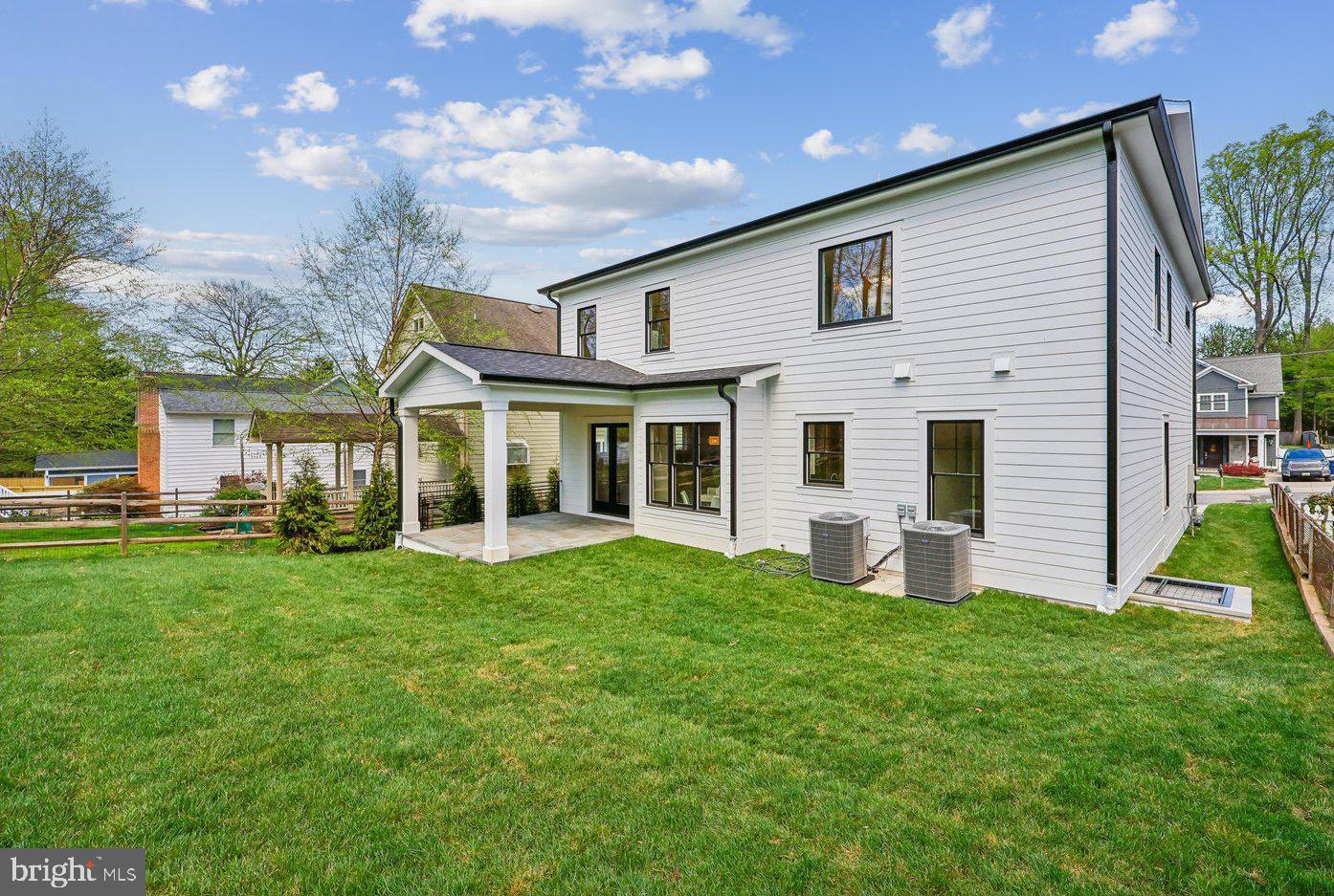 OAKLAND TERRACE - Residential