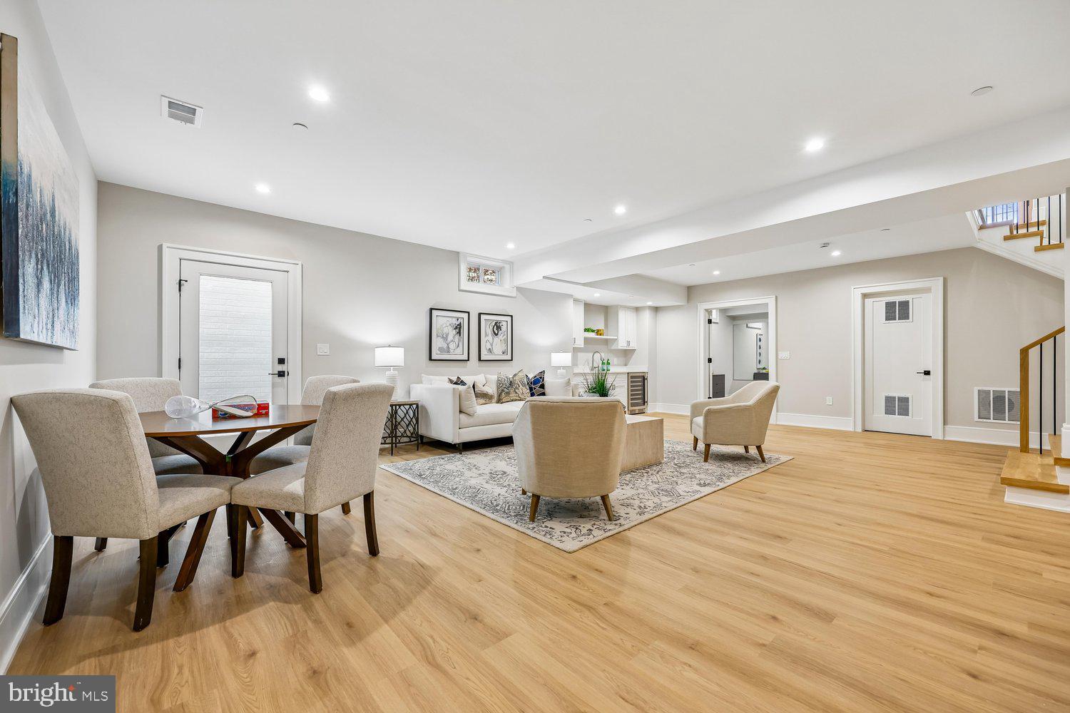 OAKLAND TERRACE - Residential