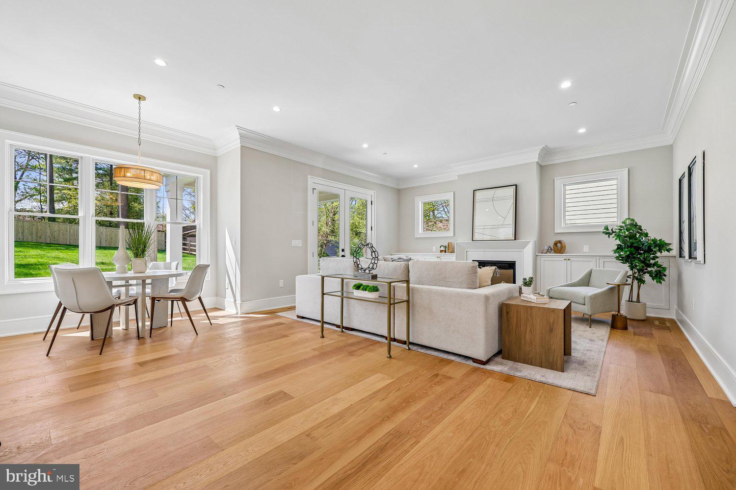 OAKLAND TERRACE - Residential