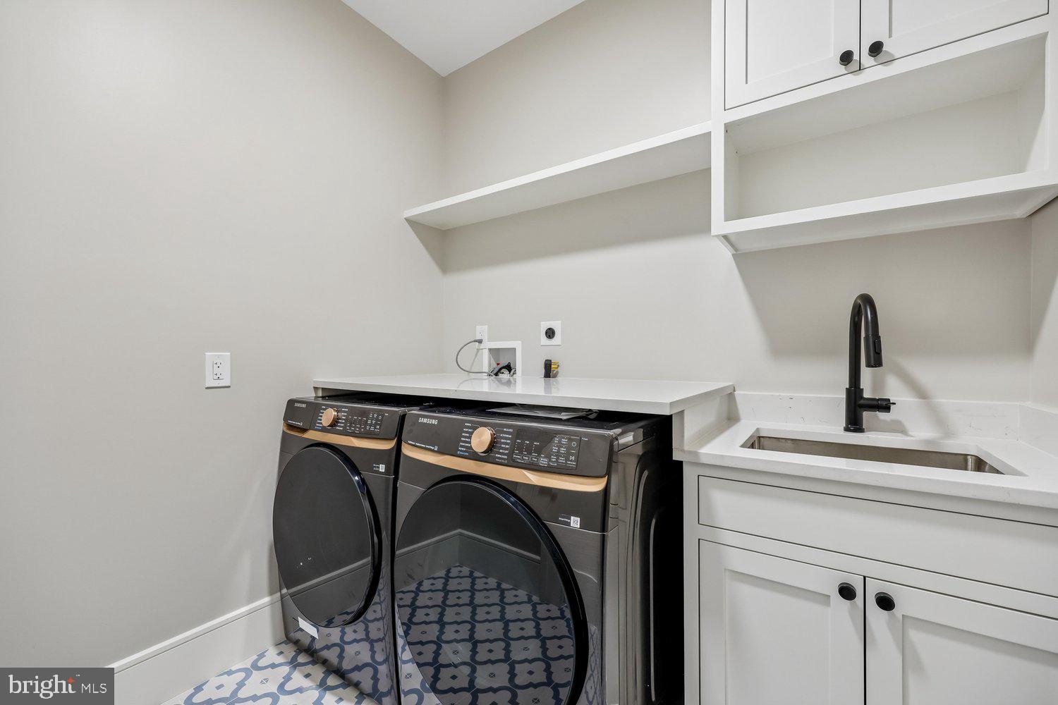 OAKLAND TERRACE - Residential