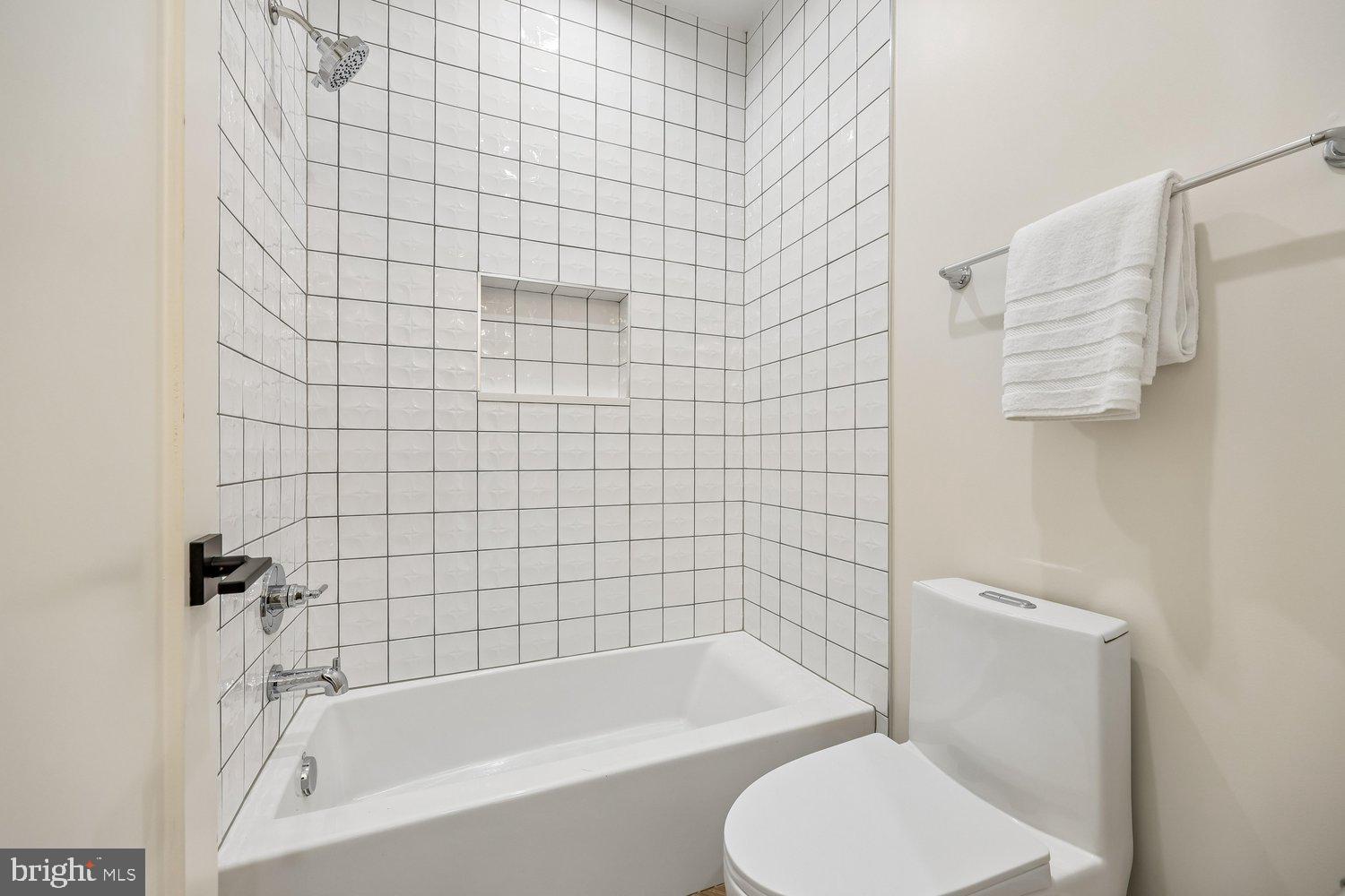 OAKLAND TERRACE - Residential