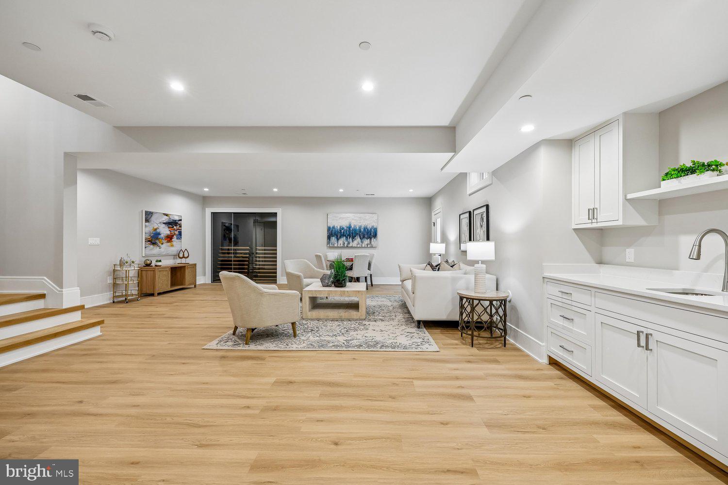 OAKLAND TERRACE - Residential