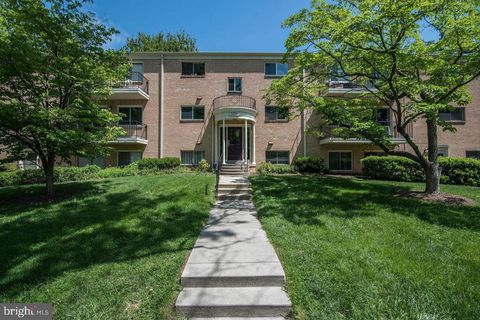 Condo For Rent - 10667 Montrose Avenue #4<br/> BETHESDA, MD 20814
