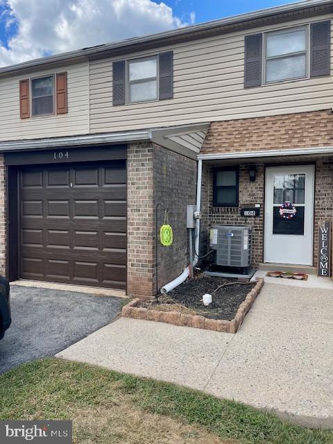 ORCHARD COURTS - Residential Lease