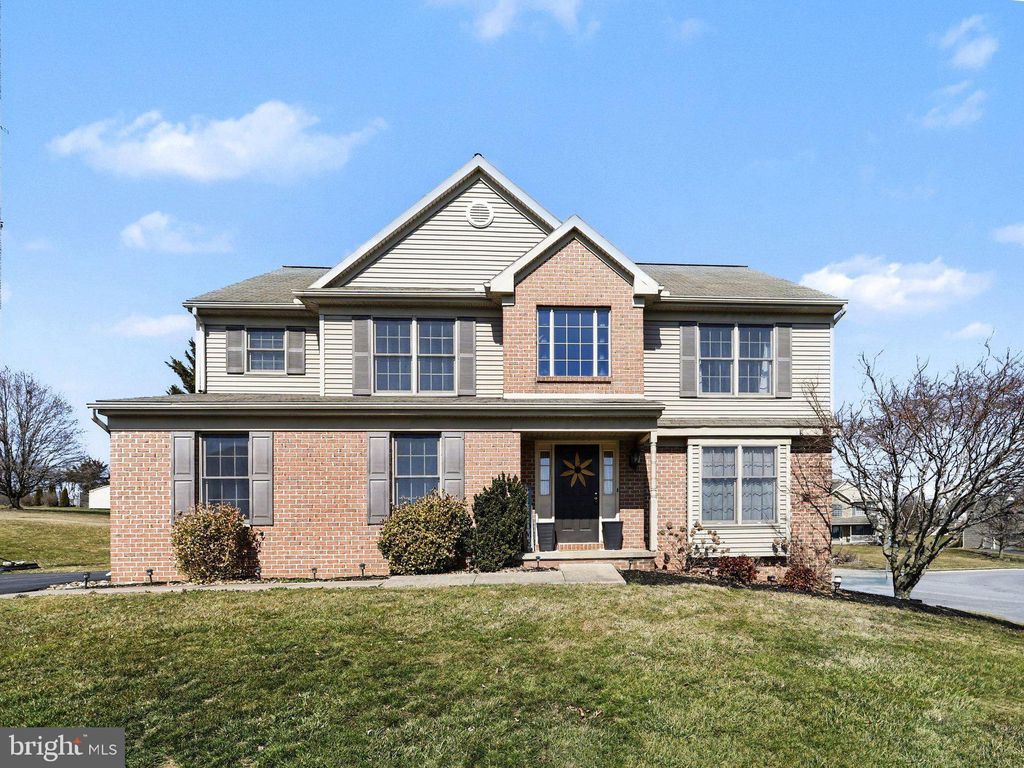 Photo of 815 Buckingham Boulevard, ELIZABETHTOWN, PA 17022 (MLS # PALA2088618)