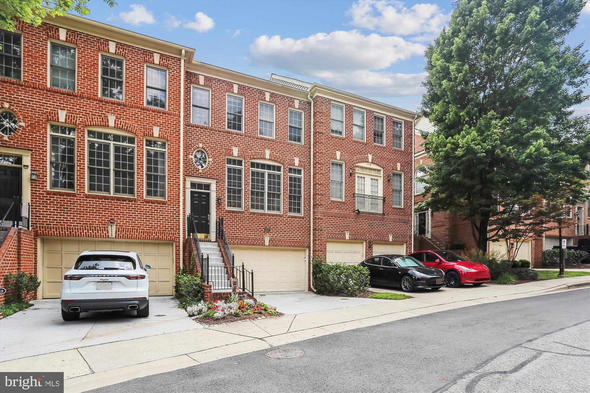 1117 REGAL OAK DRIVE