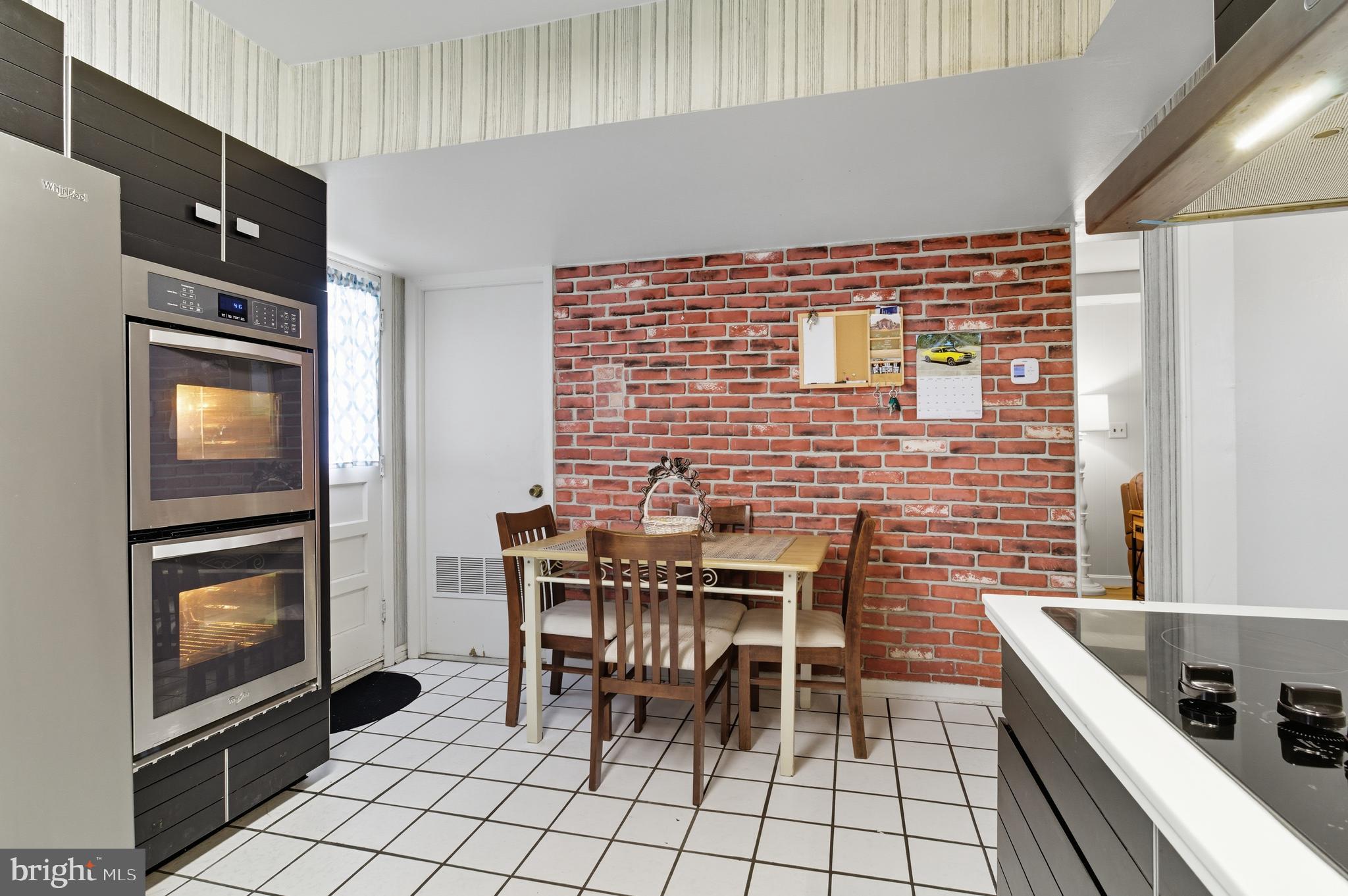 SUNRISE CEDARS - Residential