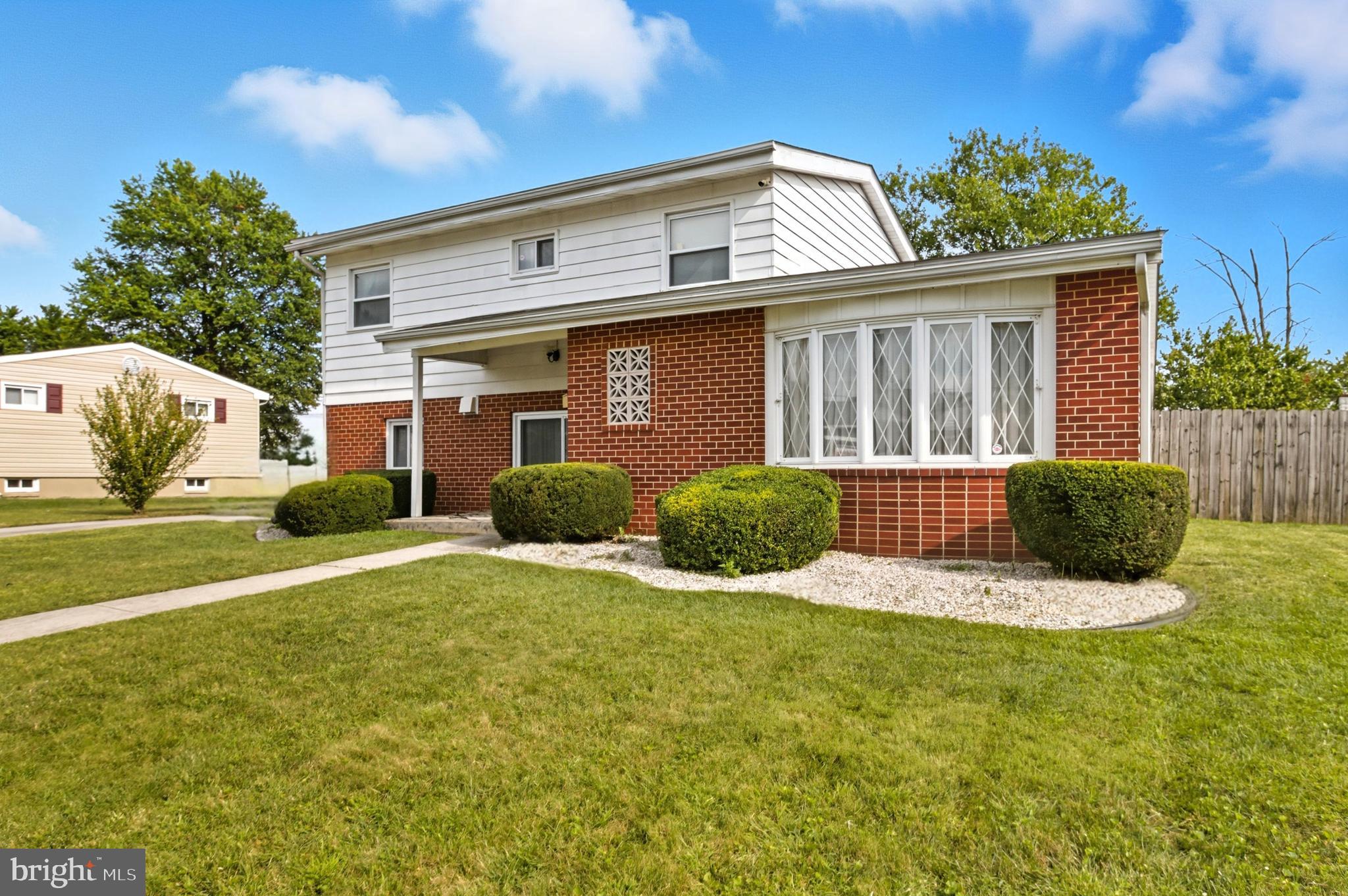 SUNRISE CEDARS - Residential