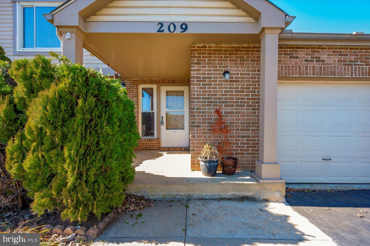 FOUNTAIN ROCK MANOR - Residential