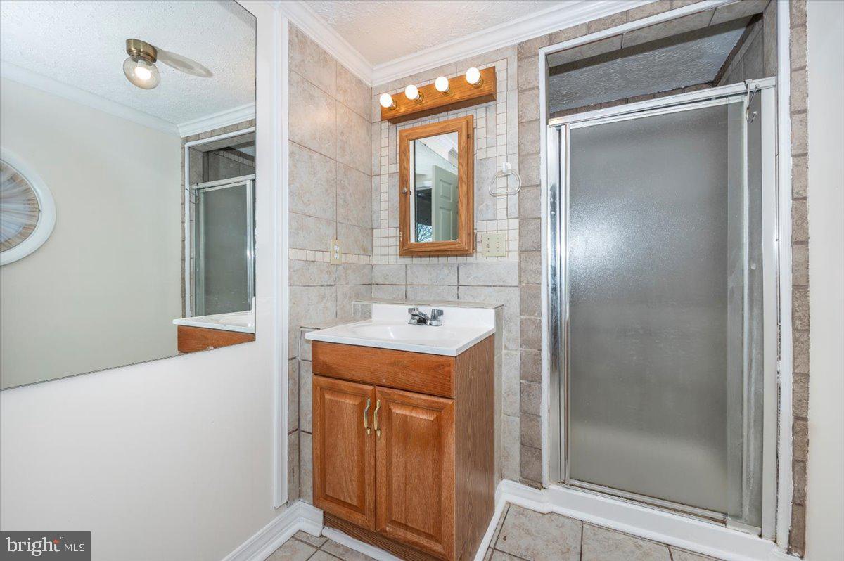 FOUNTAIN ROCK MANOR - Residential