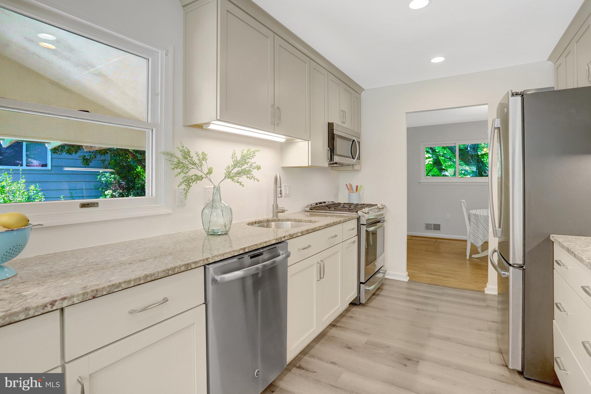 CANTERBURY WOODS - Residential